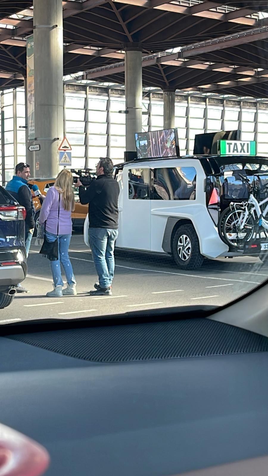 The ETIOCA prototype carrying bicycles on its rear rack