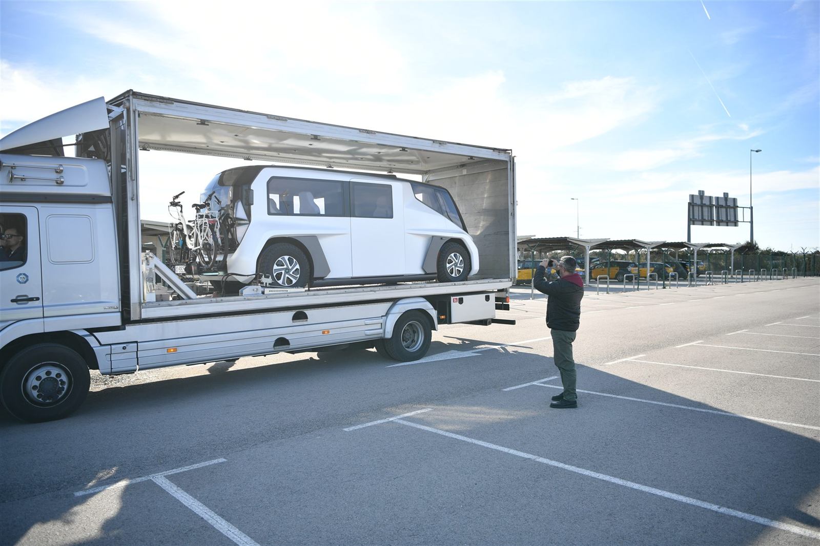 The ETIOCA Road Show truck carrying the prototype